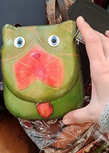 Renkli Yeşil Kedi Figürlü  kösele Çanta - Görsel 2