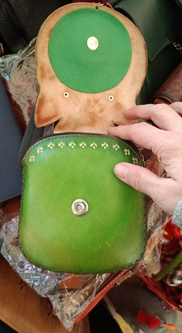 Renkli Yeşil Kedi Figürlü  kösele Çanta - Görsel 3