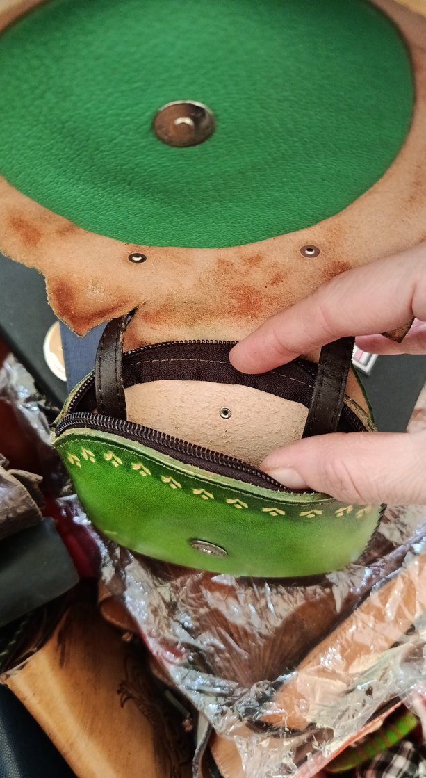 Renkli Yeşil Kedi Figürlü  kösele Çanta - Görsel 4