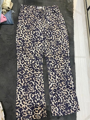 Leopar desenli jeans