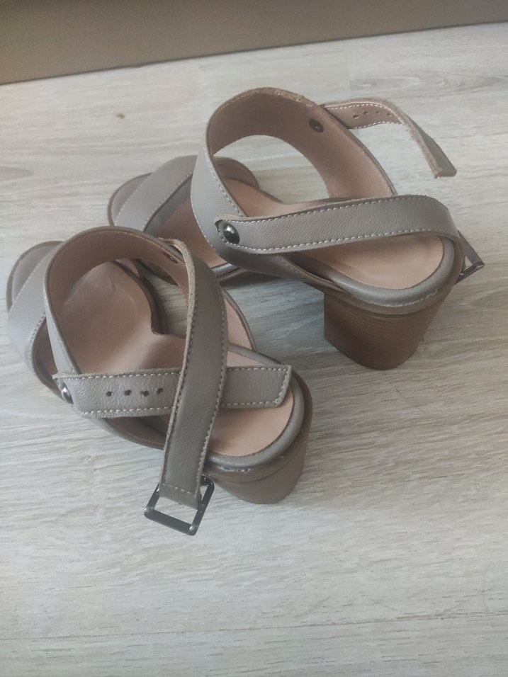 Bej Kadın Minimalist Topuklu Sandalet - Görsel 3