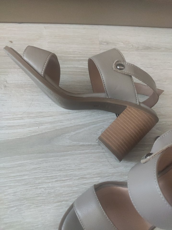 Bej Kadın Minimalist Topuklu Sandalet - Görsel 4