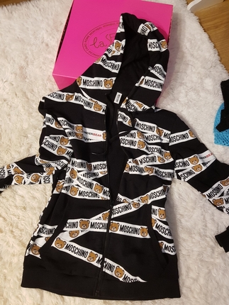 Siyah Moshino ferhatlı sweetshirt harika m-l giyenlere olur bold