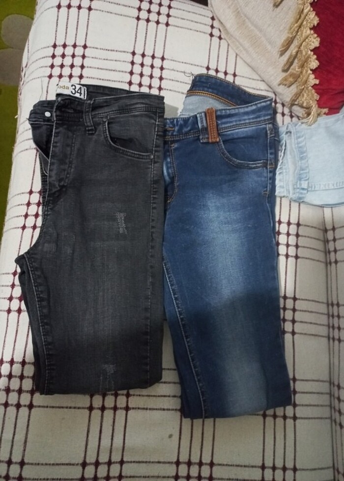 2 adet fiyatıdır lacivert taşlanmış siyah yırtık model  34 beden - Görsel 3