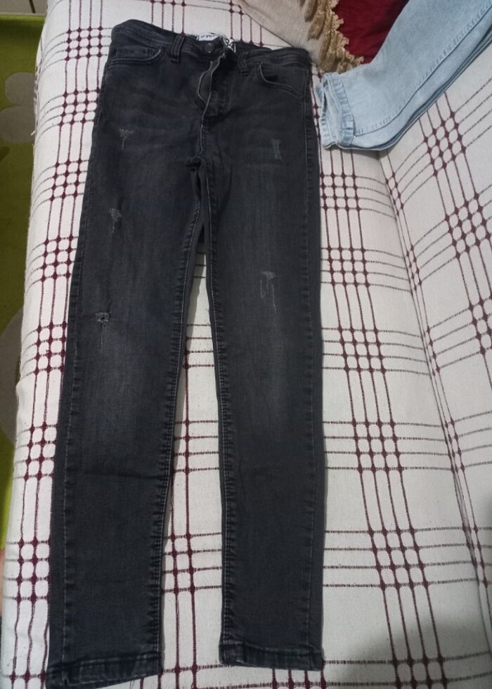 2 adet fiyatıdır lacivert taşlanmış siyah yırtık model  34 beden - Görsel 4