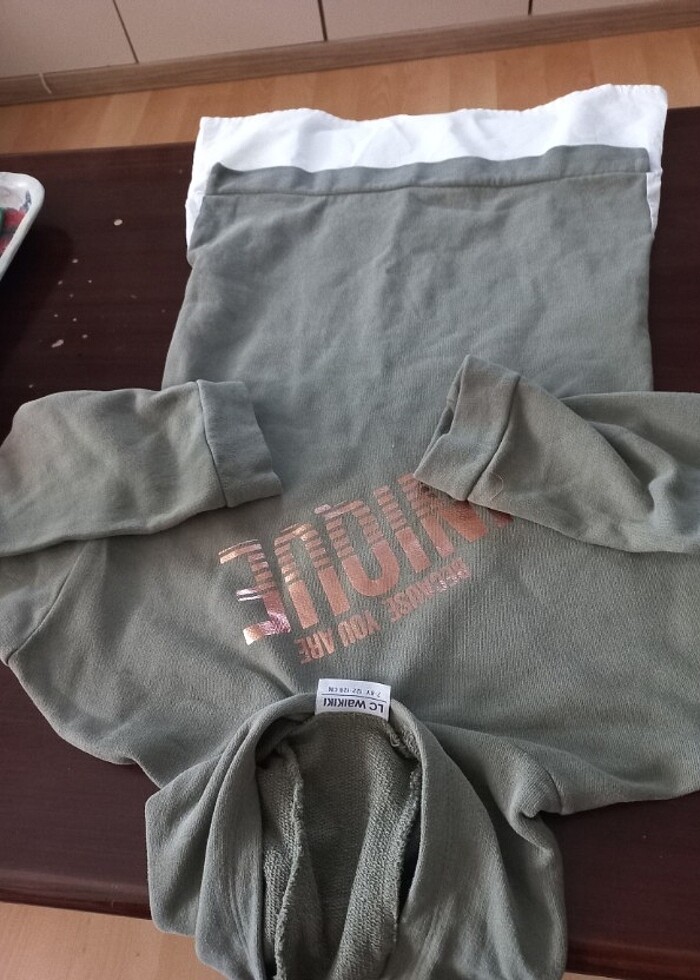 Swit tişört tunik tarzıdır 7.8 yaş uyumludur  - Görsel 4