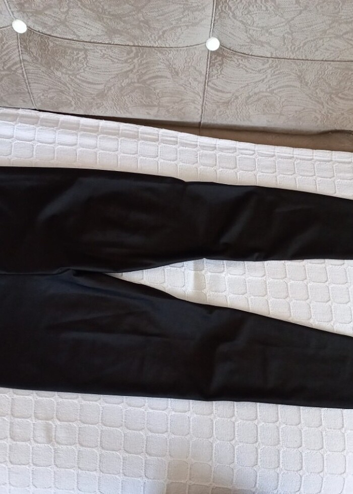 Zara marka 2 adet tayt biri kalın biri ince parlak  - Görsel 2