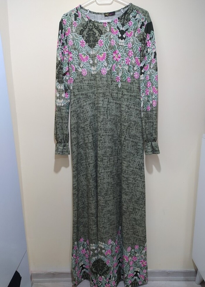 Kadın çiçekli tesettür elbise yeşil elbise - Görsel 2