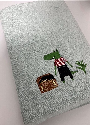 Nakış detaylı çocuk banyo havlusu