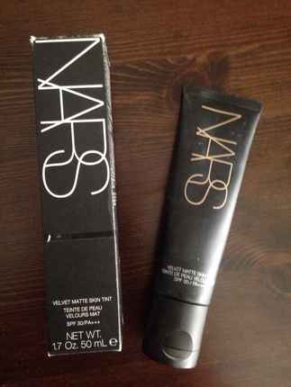 NARS VELVET MATTE SKIN TINT