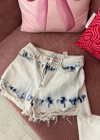 Batik Desenli Bol Kesim Mini Kot Şort