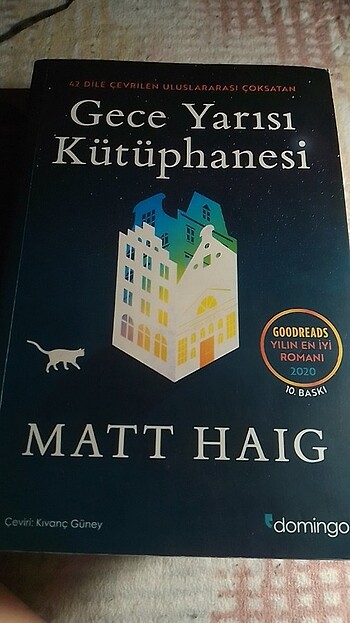 Gece yarısı kütüphanesi