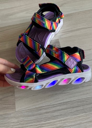 Skechers Kız Çocuk Renkli Cırtcırtlı Sandalet (28,5 numara)