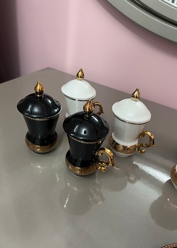 Beyaz ve Altın Detaylı Kahve Fincanı Seti - Görsel 3