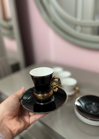 Beyaz ve Altın Detaylı Kahve Fincanı Seti - Görsel 2