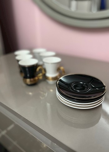 Beyaz ve Altın Detaylı Kahve Fincanı Seti - Görsel 4