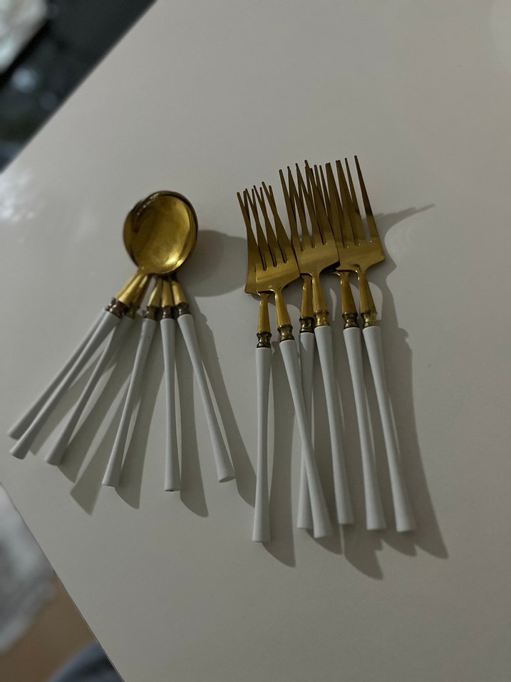 Beyaz Saplı Altın Renkli Çatal ve Kaşık Seti - Görsel 2