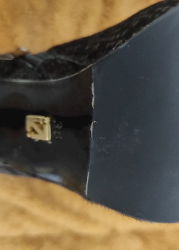 Yılan Desenli Süet Topuklu Bot - Görsel 3