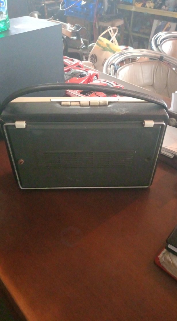 Bej ve Gri Philips Transistörlü Radyo - Görsel 2