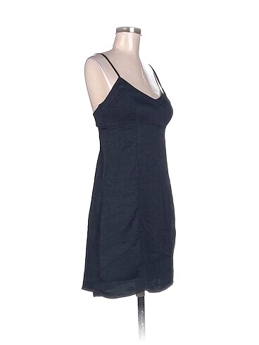 H&M H&M Kısa Elbise %70 İndirimli.