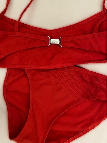 Diğer bikini takımı