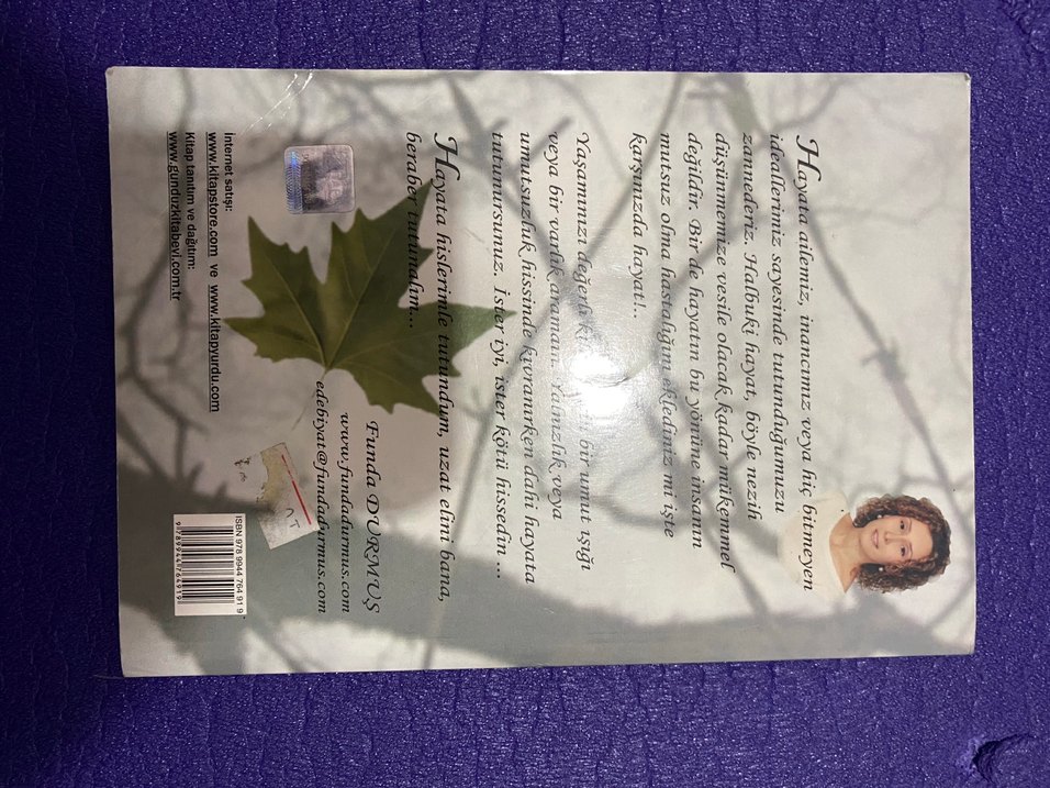 Hayata Hislerle Tutunmak - Deneme Kitabı - Görsel 2