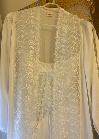 Nakışlı Beyaz uzun Kadın Sabahlık - Görsel 8