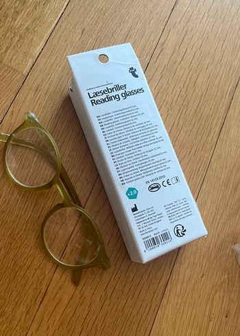 Şeffaf yeşil minimalist kadın gözlük - Görsel 3