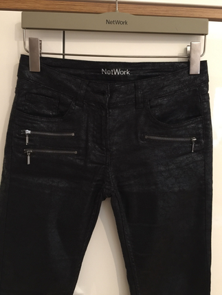 Network Deri görünümlü dar kesim şık pantalon