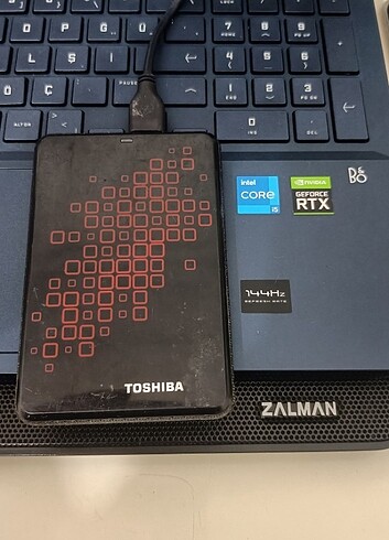 Toshiba Toshiba 500 GB taşınabilir disk 