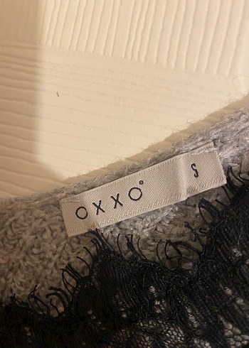 Dantel Detaylı Gri V Yaka Triko Kazak - Görsel 6