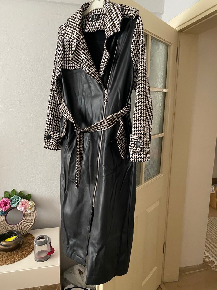 Kemerli Siyah Deri ve Ekose Kadın Trençkot - Görsel 2