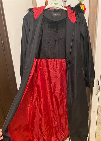 Kadın Siyah Uzun Goth Yağmurluk - Görsel 3