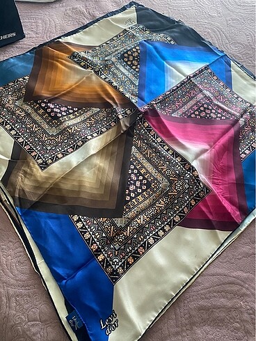 Marka eşarplar - Görsel 6