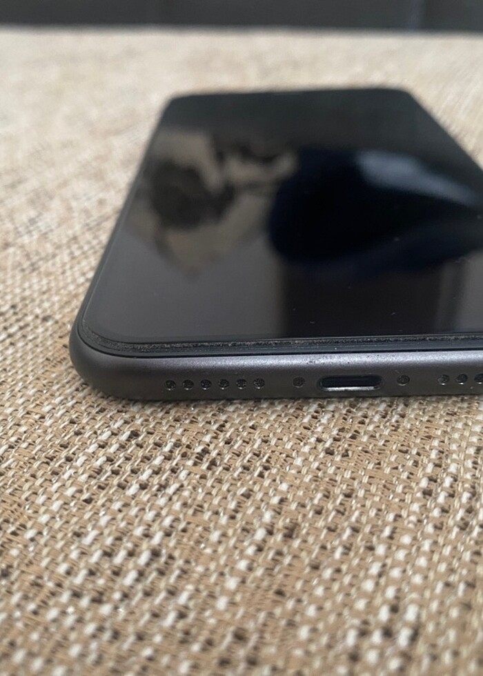 Iphone 11 64 gb siyah ciziksiz pili yeni değişti - Görsel 5
