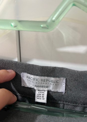 Pull and Bear Gri Pilili Mini Etek - Görsel 4