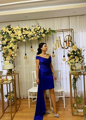 38 Beden Saten saks mavisi kısa elbise