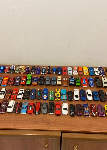 112 ADET HOT WHEELS OYUNCAK KOLEKSİYONLUK ARABALAR