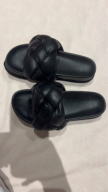 H&M sıyah terlik