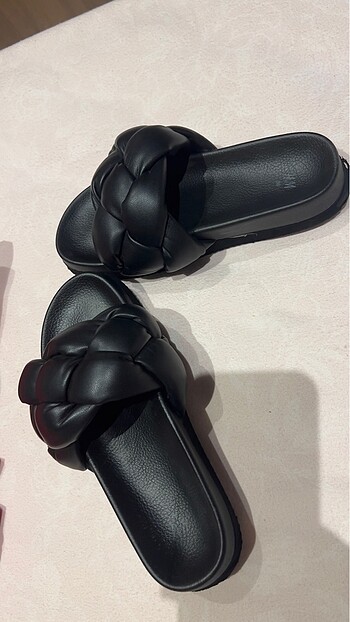 36 Beden H&M sıyah terlik