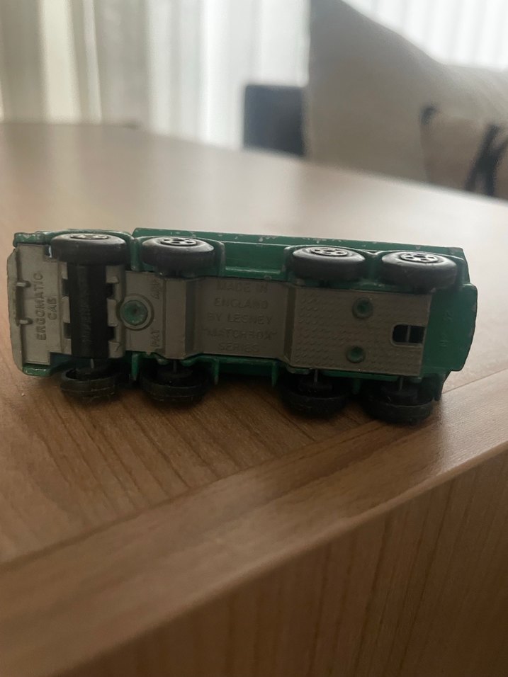 Yeşil ve Gri Oyuncak Tanker Kamyon - Görsel 4