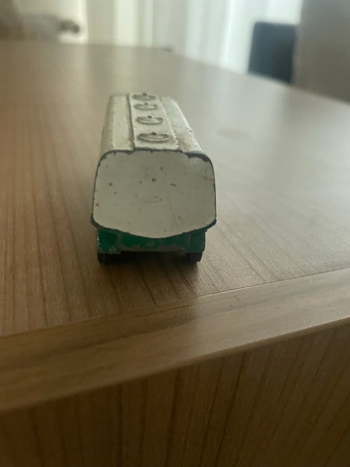 Yeşil ve Gri Oyuncak Tanker Kamyon - Görsel 3