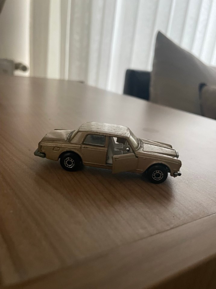 Gri Oyuncak Araba - Görsel 2