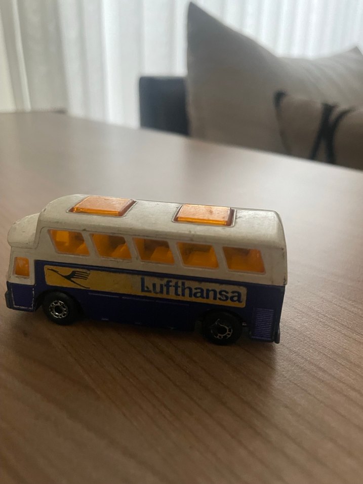 Beyaz Lufthansa Oyuncak Otobüs - Görsel 2