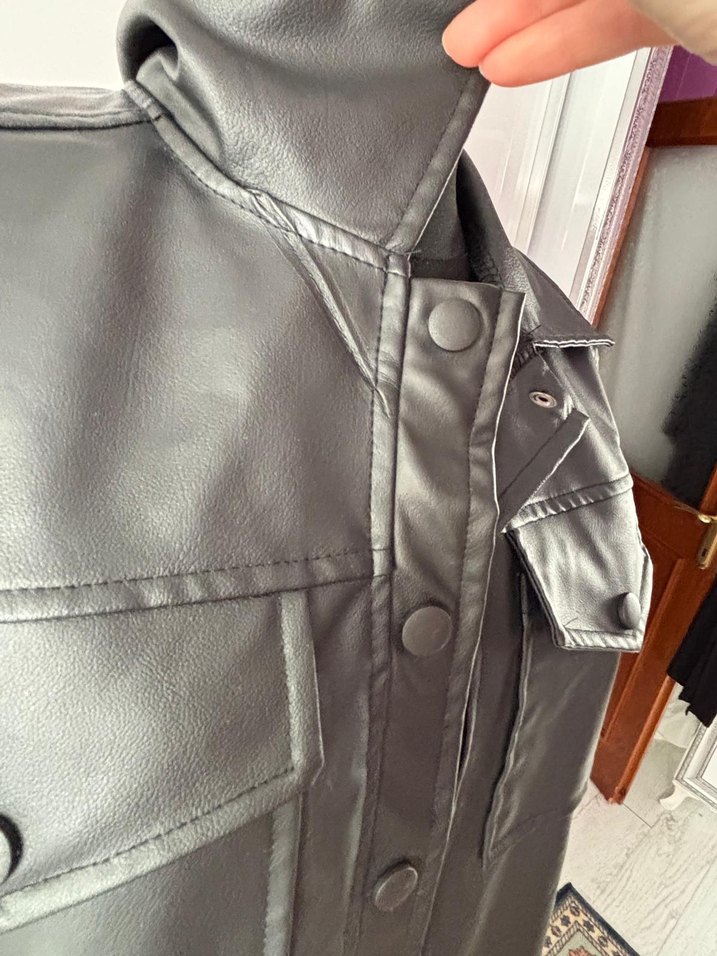 Düğmeli Siyah Deri Kadın Ceket - Görsel 4