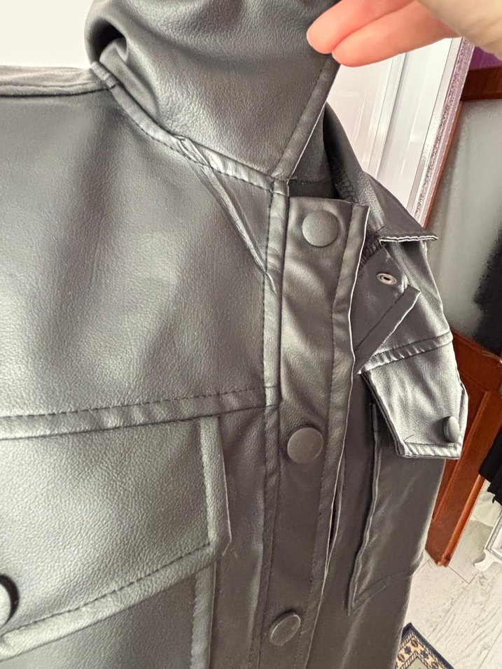 Düğmeli Siyah Deri Kadın Ceket - Görsel 3