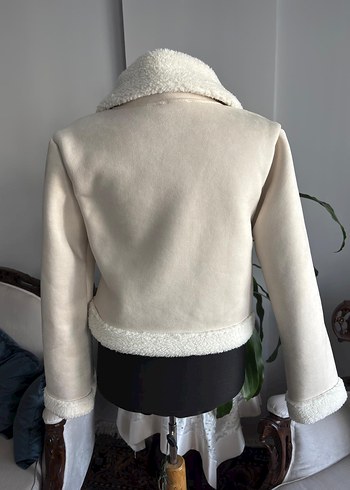 Kısa Kesim Bej Kürk Detaylı Süet Ceket - Görsel 9