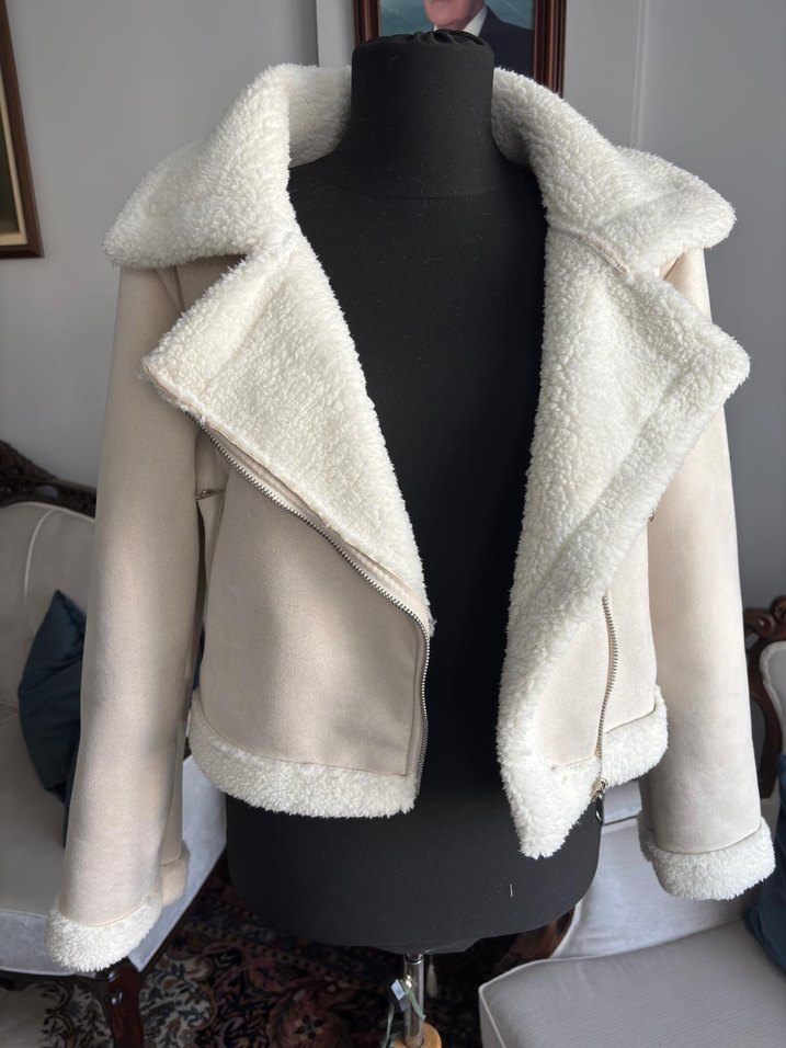 Kısa Kesim Bej Kürk Detaylı Süet Ceket - Görsel 4