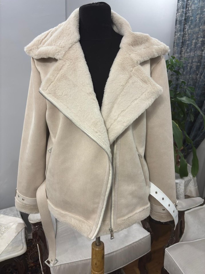 Beyaz Kürklü Bol Kesim Kadın Ceket - Görsel 5