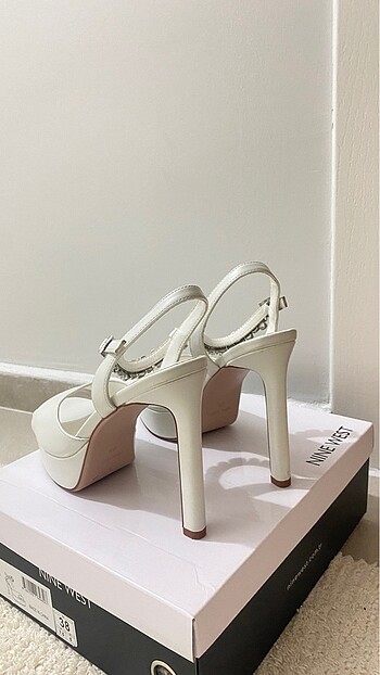 Nine West Nine West Taş Detaylı Topuklu Ayakkabı